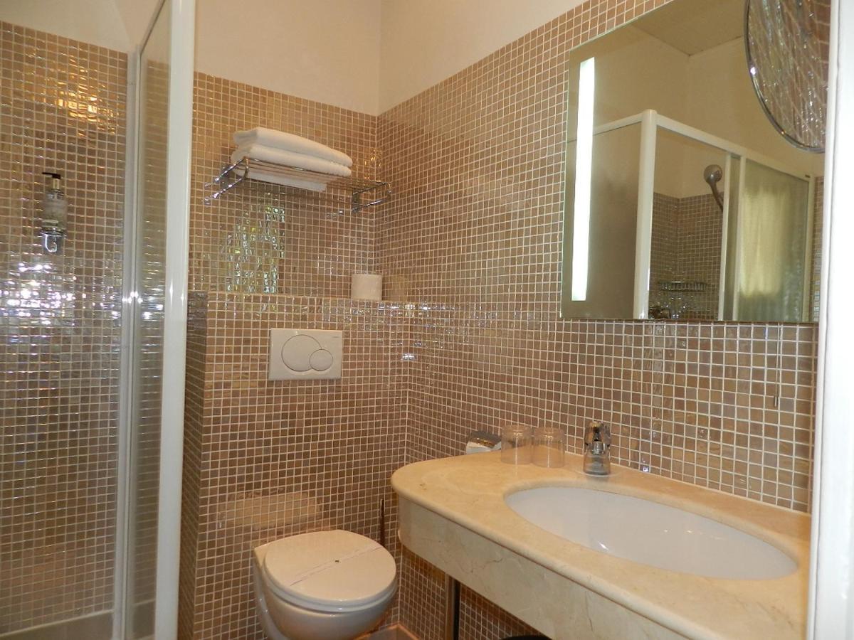 Grand Hotel Moriaz Le Lavandou Εξωτερικό φωτογραφία